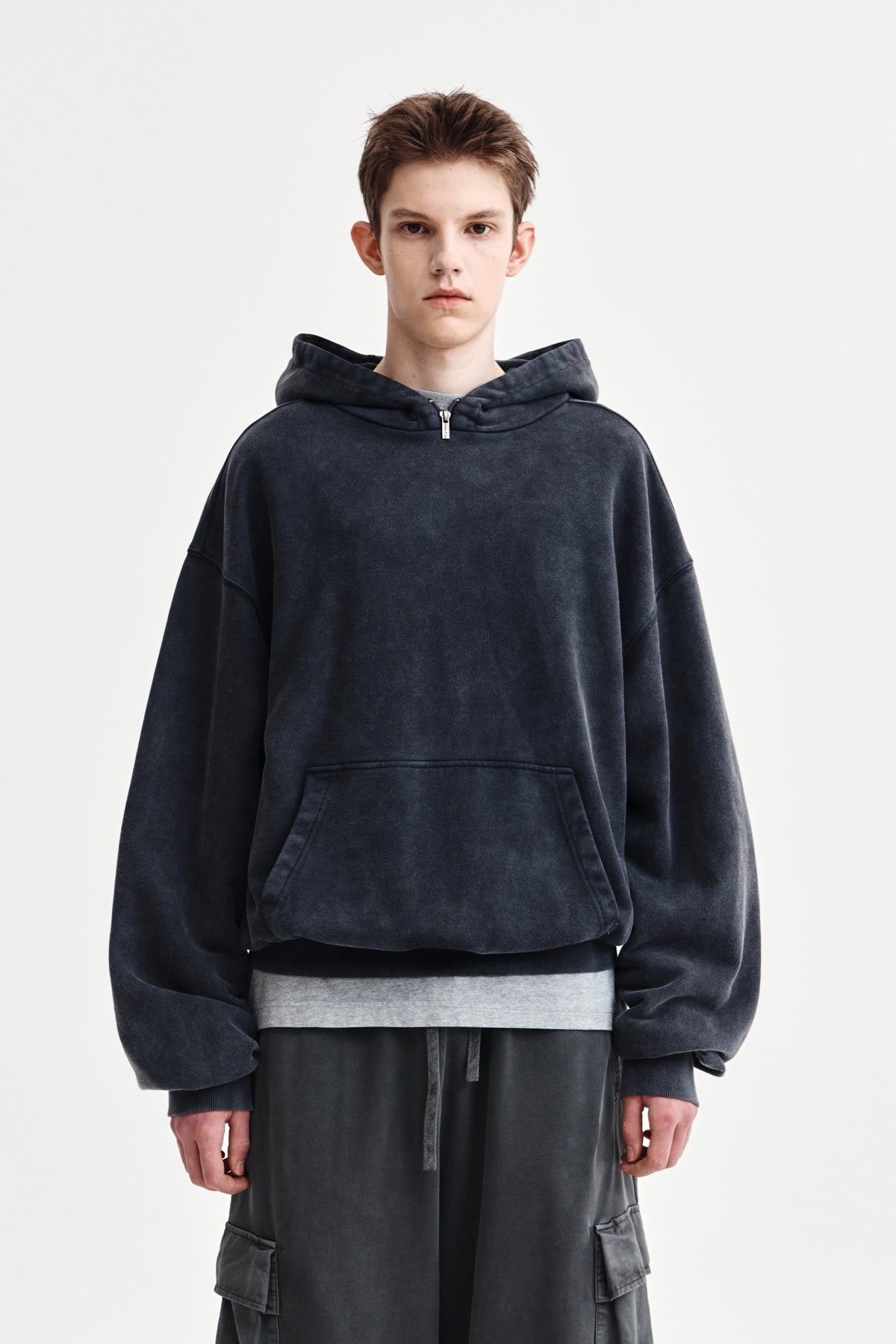 ZIPPER POINT WASHED HOODY FOR MEN IN CHARCOAL