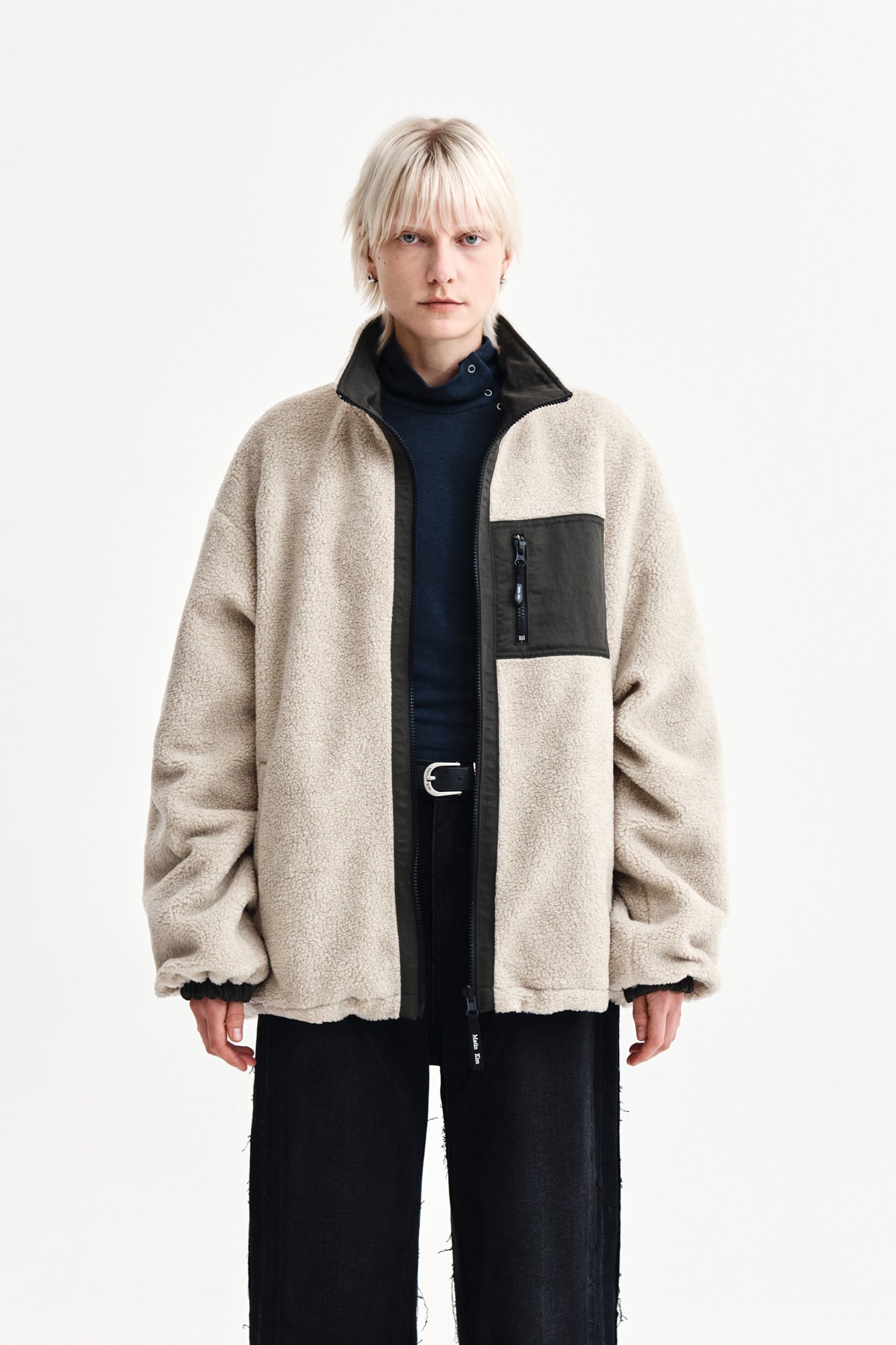 REVERSIBLE SHERPA ZIP UP IN LIGHT BEIGE
