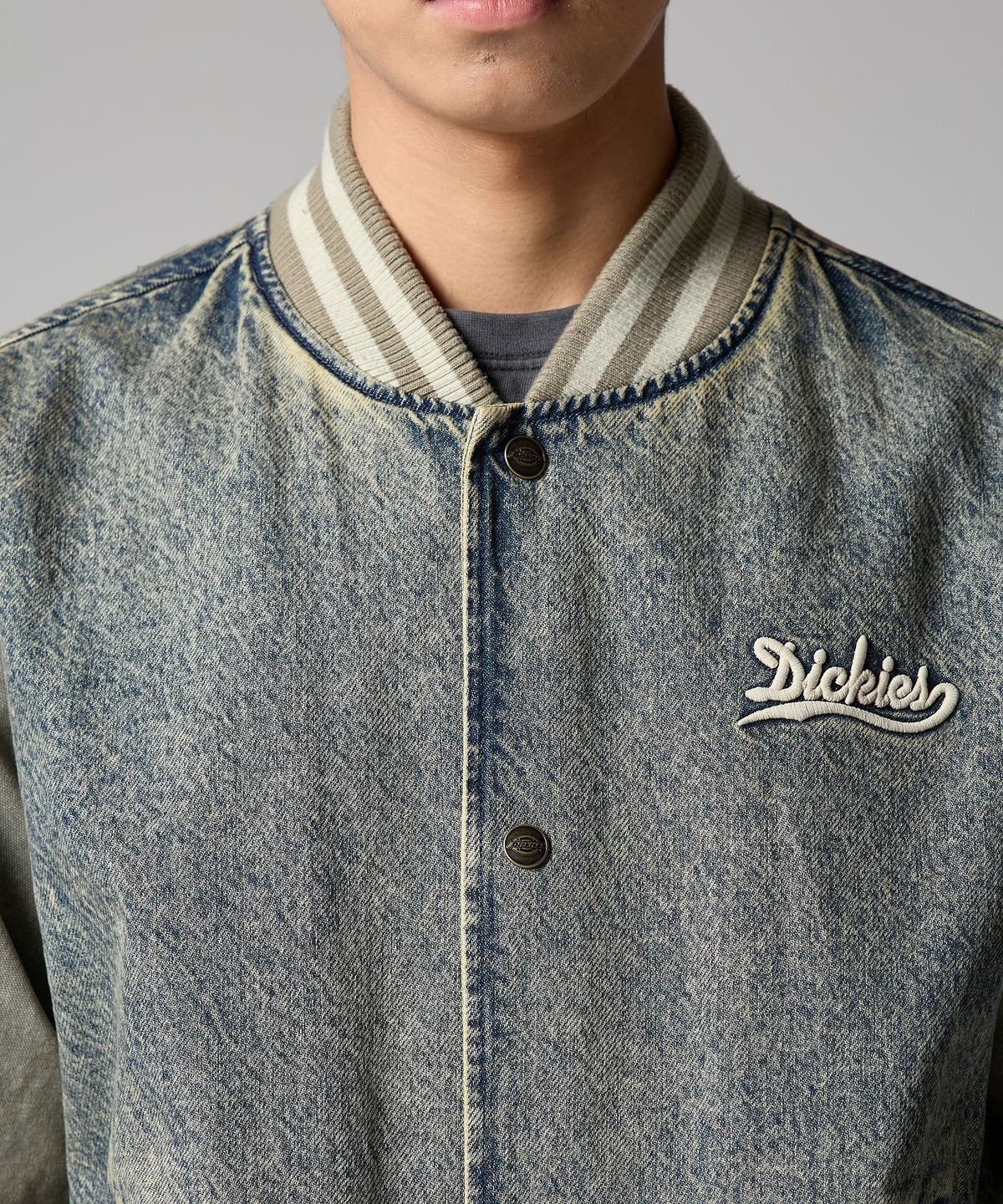 ★[NCT YANGYANG Worn] 【DICKIES】Wave Logo Denim Bomber Jacket Tinted Denim