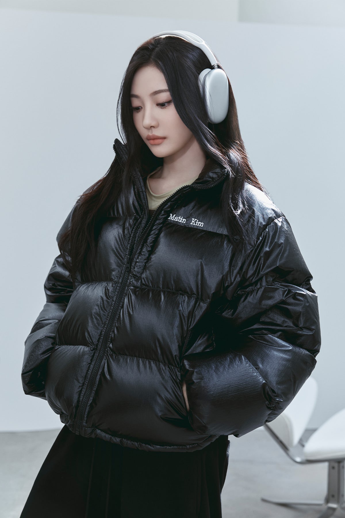 SMALL LOGO VOLUME DOWN JUMPER FOR WOMEN IN BLACK