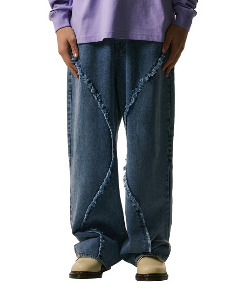 CURVED RAW EDGE DENIM WIDE JEAN blue