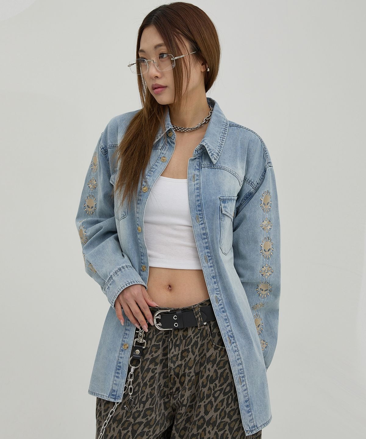 ★[NCT Jisung Worn] 【HOODHOOD】Alien Western denim shirt light blue