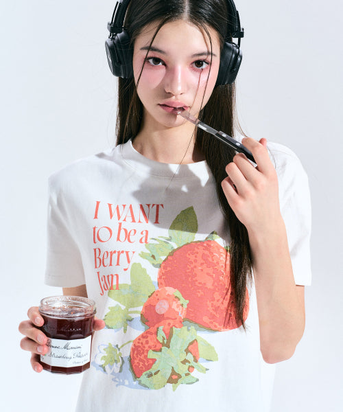 Berry Dream Graphic T-shirt [WHITE]