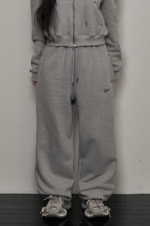 Rivet Jogger Pants (gray)
