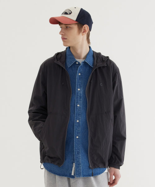 PACKABLE LIGHTWEIGHT WINDBREAKER JACKET