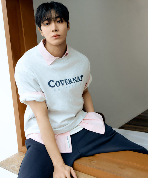 CENTER AUTHENTIC LOGO T-SHIRT