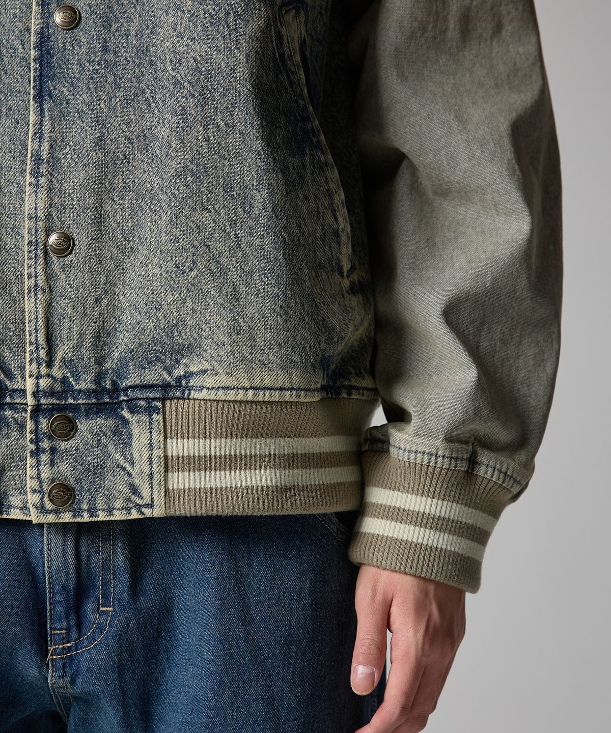 ★[NCT YANGYANG Worn] 【DICKIES】Wave Logo Denim Bomber Jacket Tinted Denim