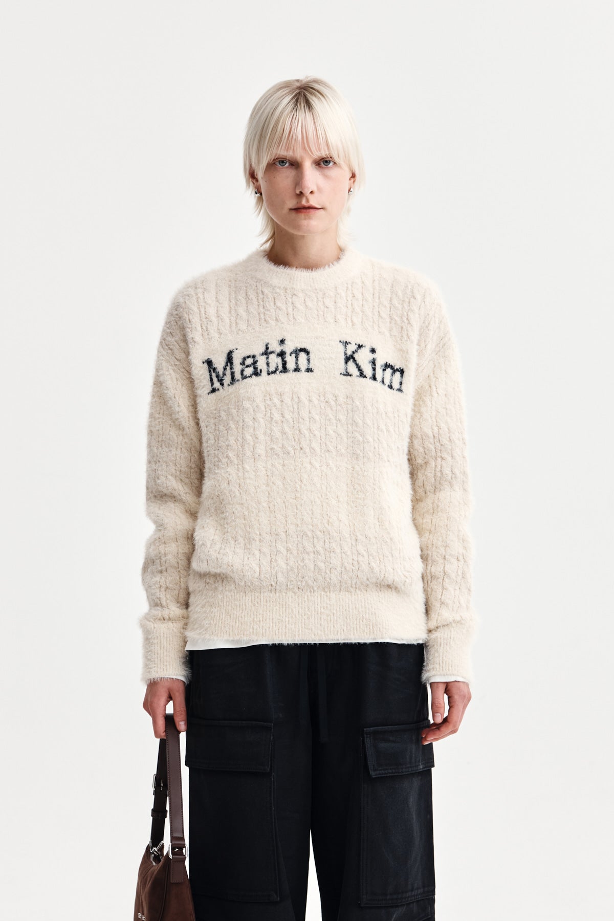 HAIRY CABLE KNIT PULLOVER IN LIGHT BEIGE