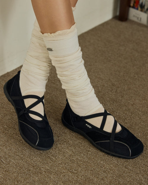 Romari Suede Bendable Flat Sneakers Black FLOTFA3W56