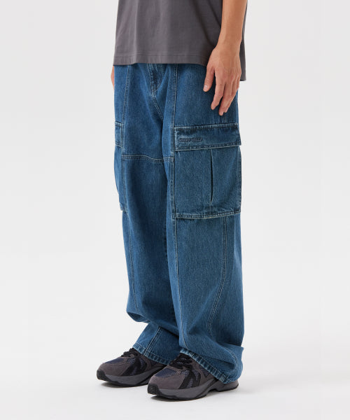 Cargo denim pants. Indigo