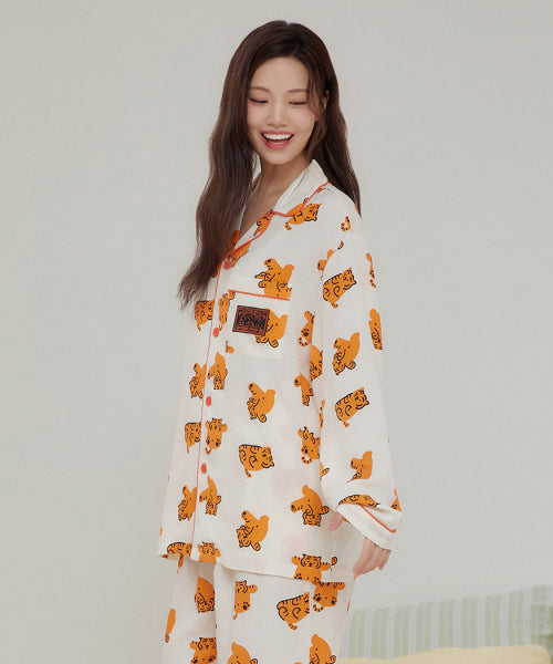 [A dishonest tiger] Pajamas with long sleeves (IVORY)_SPPF49U09