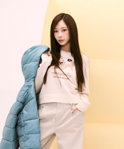 Maybe it's Women's Leo graphic. Pullover cream