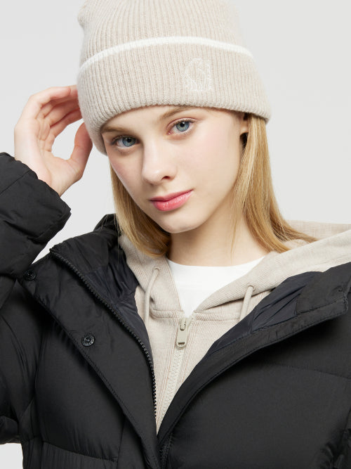 [Signature] Short beanie. Beige