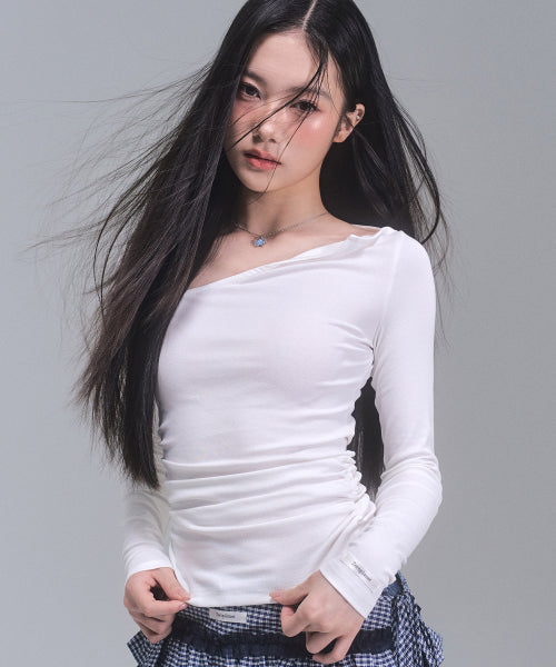 Chloe Unbalanced Sleeve Top [WHITE]
