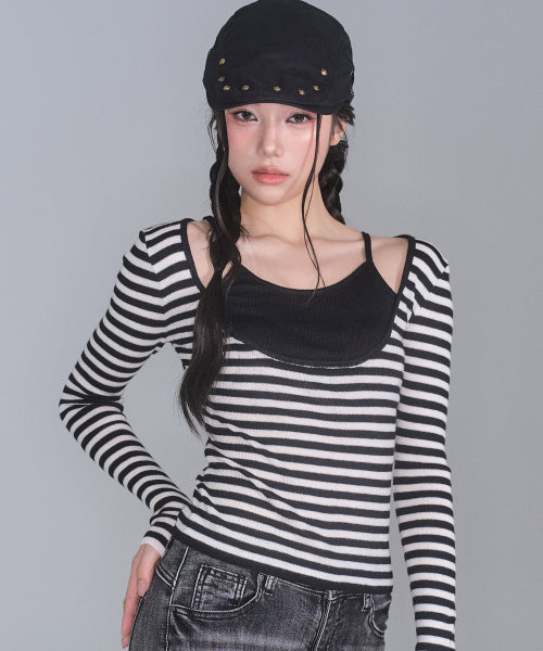 Coy Stripe Knit Top [BLACK]