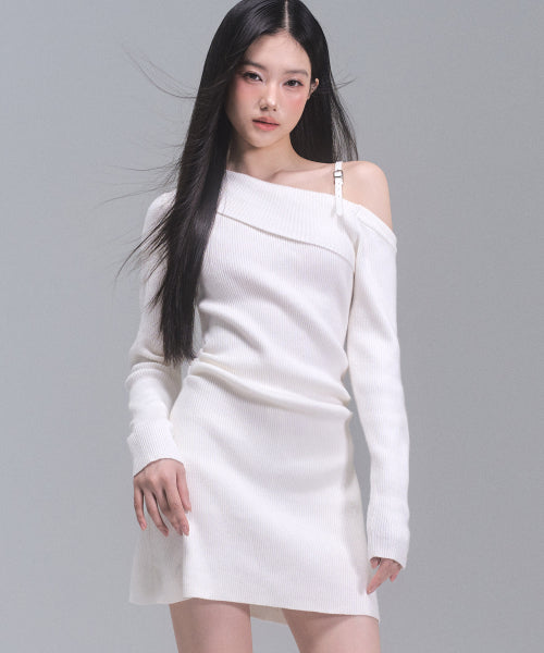 Eloise Buckle Unbalanced One Piece [IVORY]