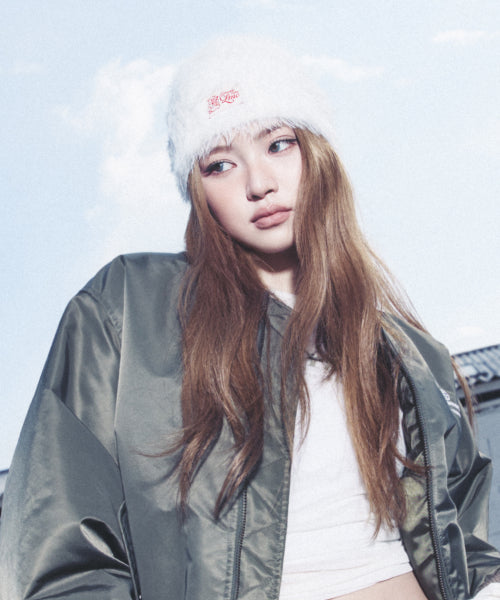 HAIRY UNCUFFED BEANIE white