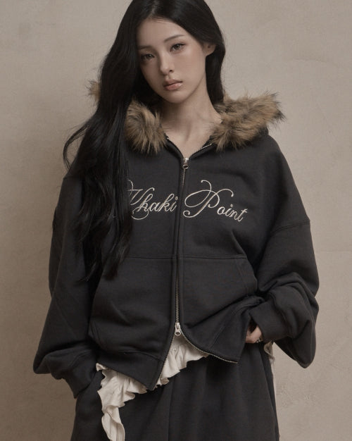 Lettering Fur Hood Zip-up (charcoal)