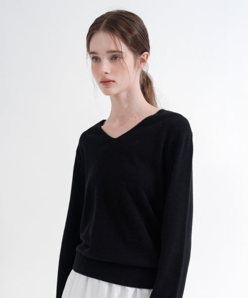 Merino Wool 100% V-Neck Basic Knit (black)