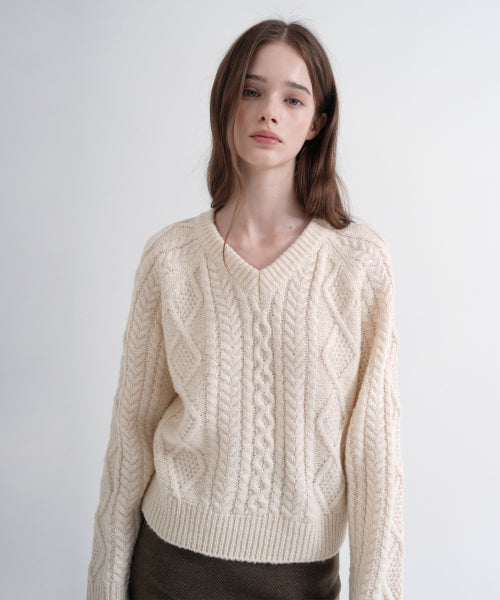 Twist V-Neck Loose Fit Knit (cream beige)