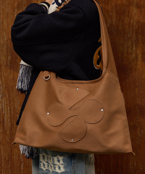 Clover Logo Artificial Suede Shoulder Bag CAMEL