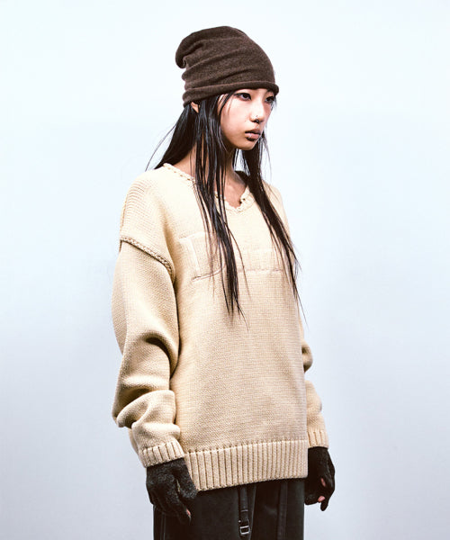 EMBROIDERY EDGE LOGO KNIT IN BEIGE