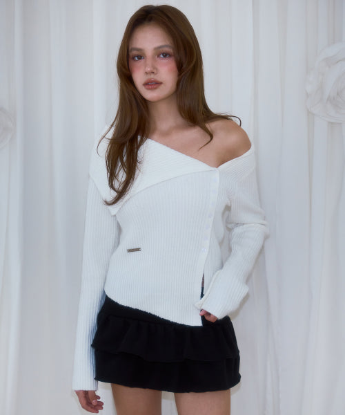 Unbalance Collar Button Knit [Ivory]