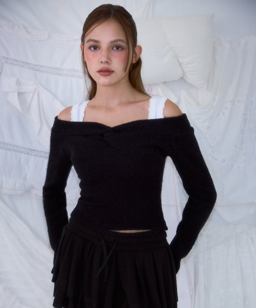Twist Off Shoulder Long Sleeve [Black]