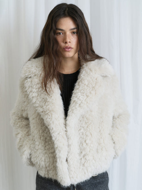 Wide-Collar Fur Jacket in Ivory VF5WJ102-03