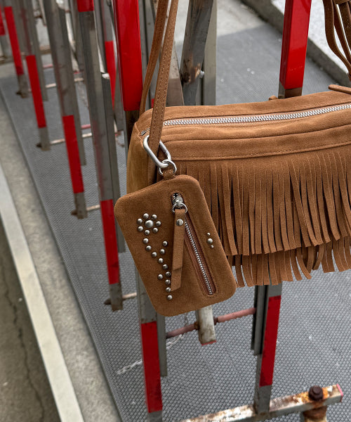 FLOWER STUD FLAT POUCH - SUEDE CAMEL
