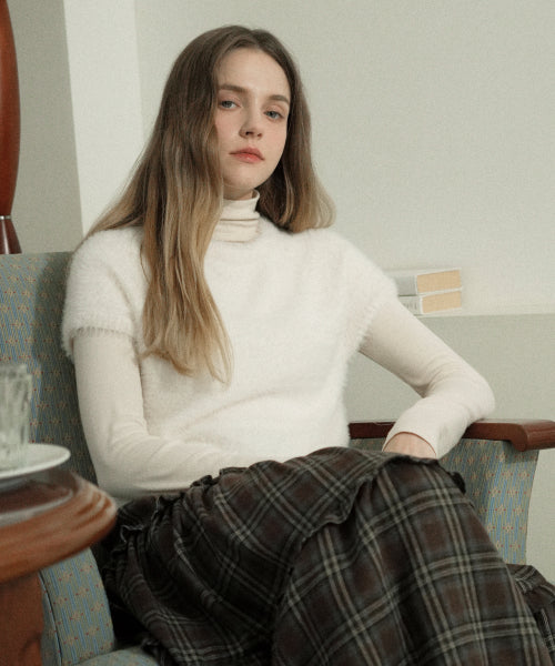 Round Neck Half Sleeve Knit (Cream)