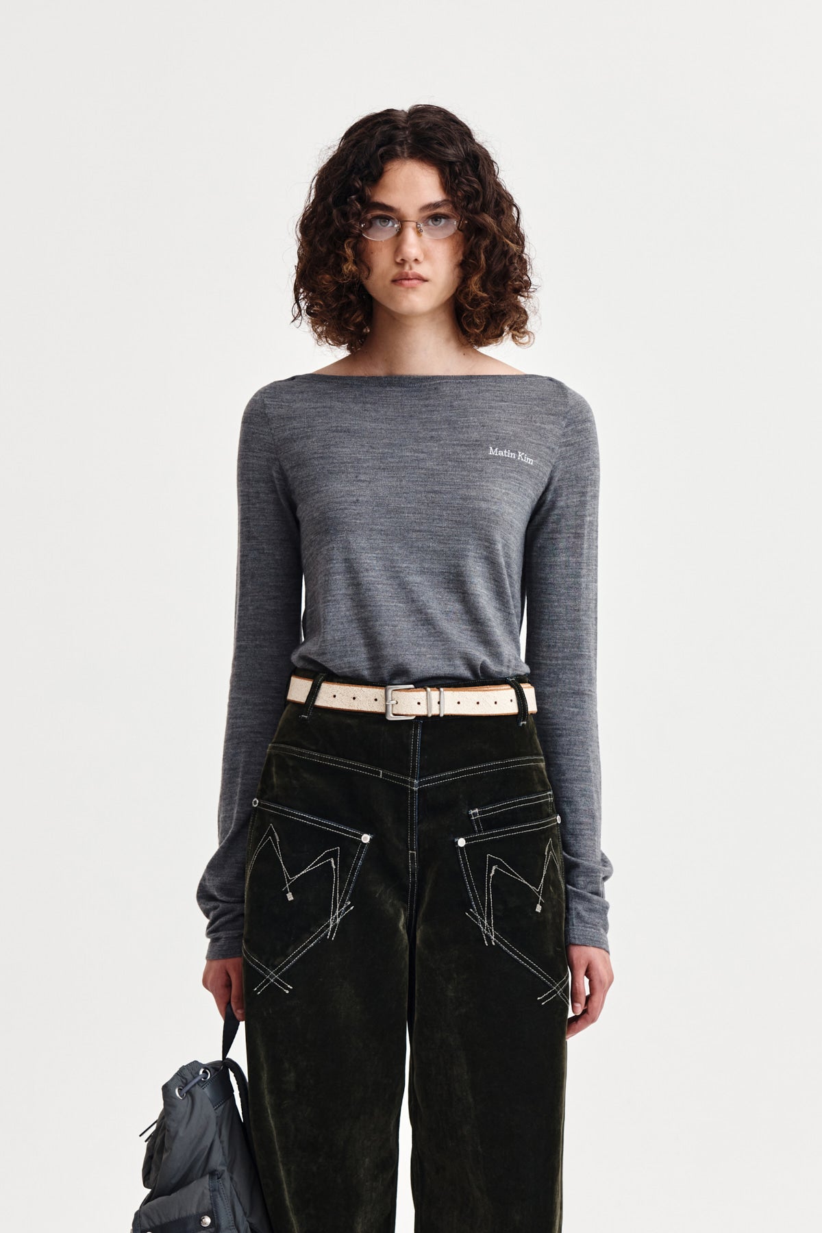 ESSENTIAL BOAT NECK KNIT TOP IN GREY