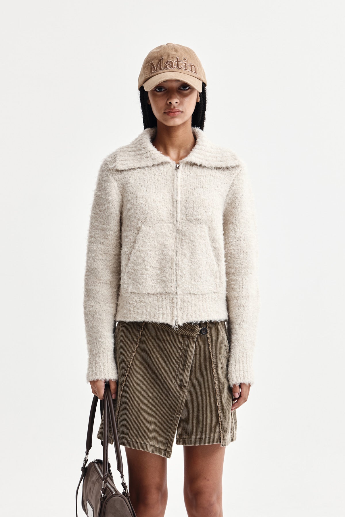 BOUCLE KNIT ZIP UP CARDIGAN IN LIGHT BEIGE