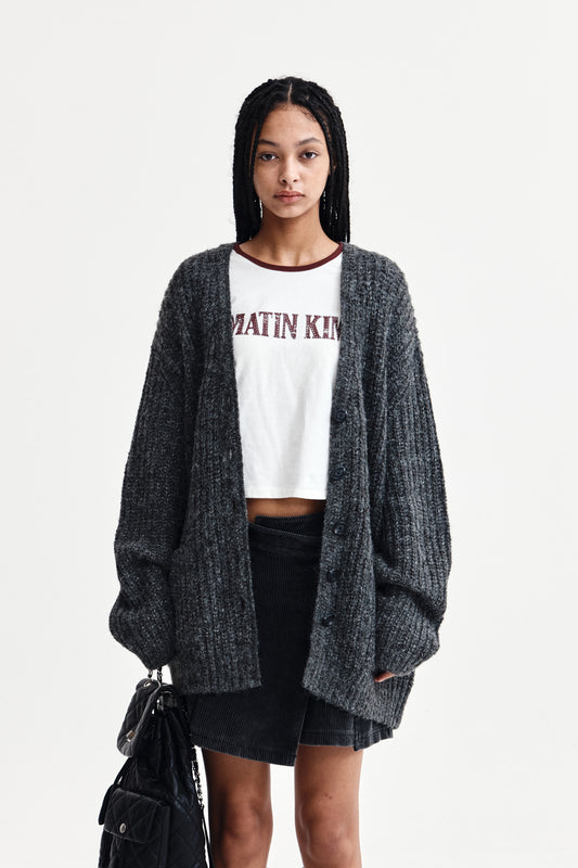 SIDE BUTTON POINT OVERFIT CARDIGAN IN CHARCOAL