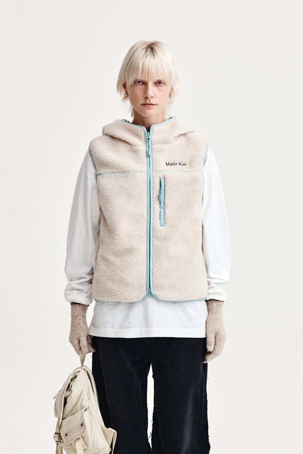 FLEECE HOODY VEST IN IVORY