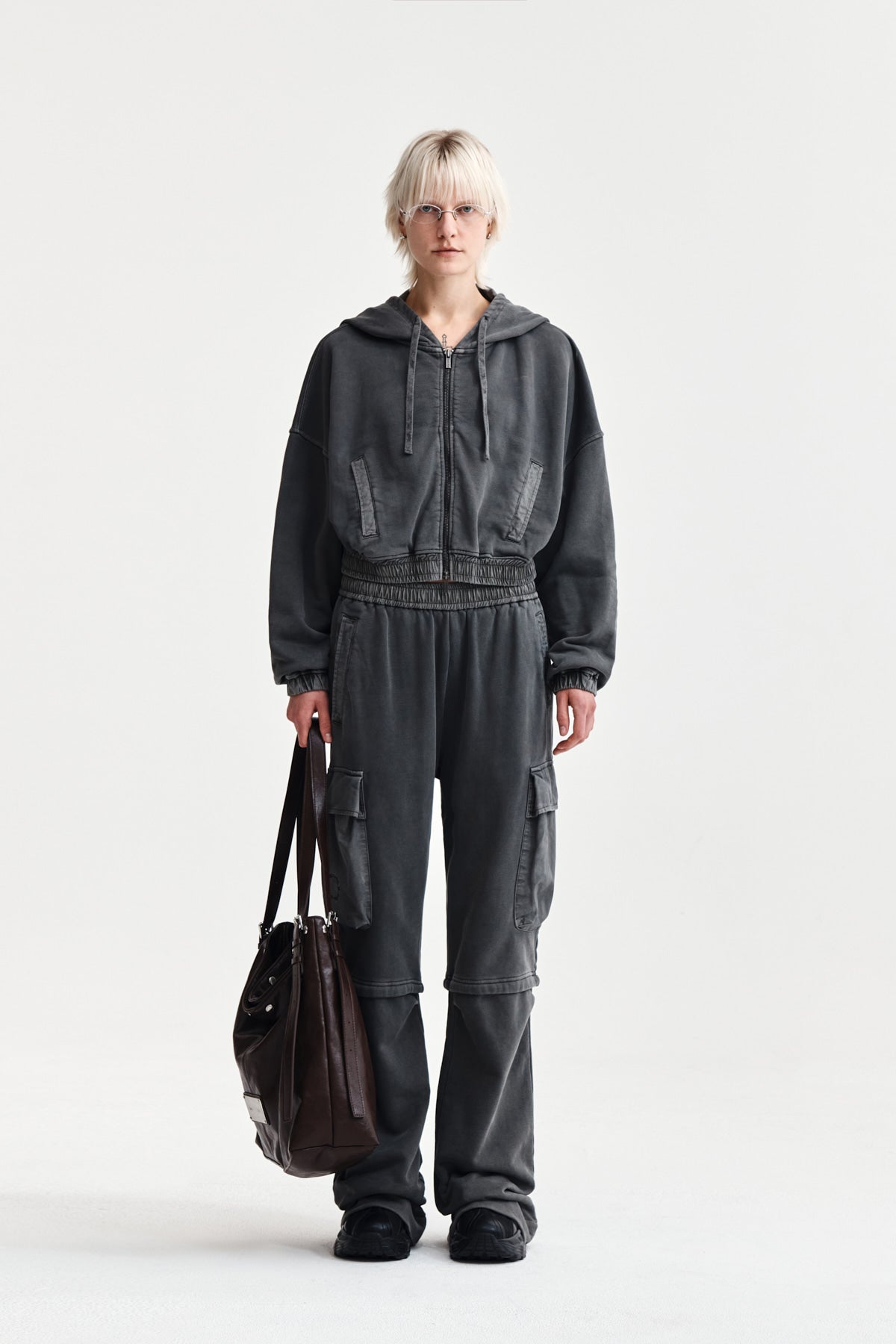 PIGMENT DYED CARGO PANTS FOR WOMEN IN CHARCOAL