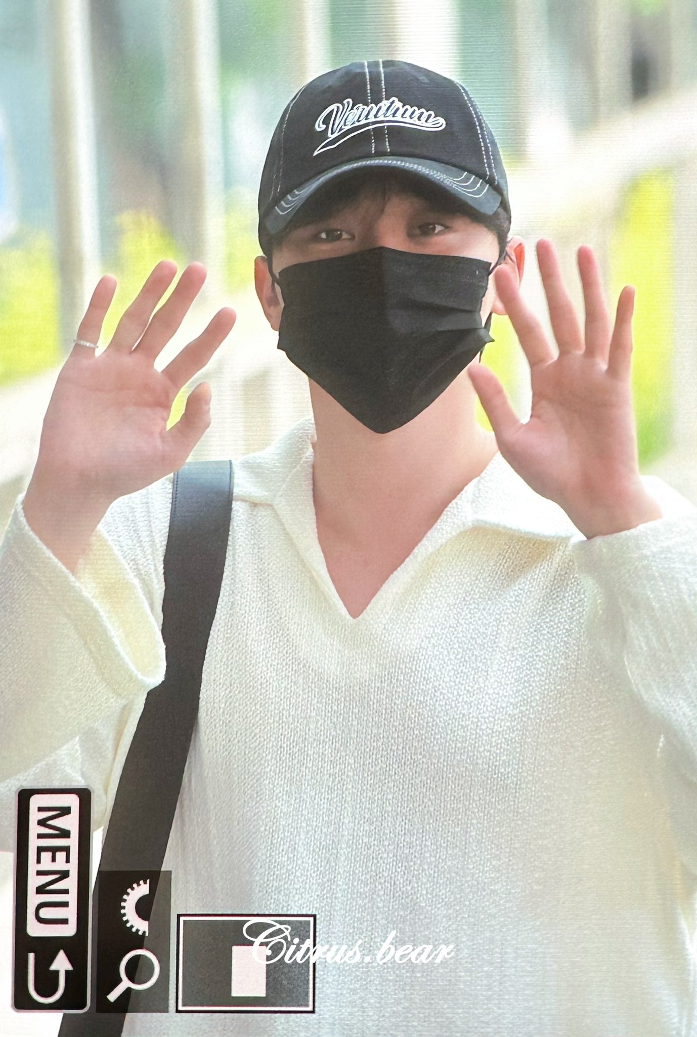★[SEVENTEEN Seungkwan Worn] 【VERUTUM】Wave Logo Pigment Stitch Ball Cap Black