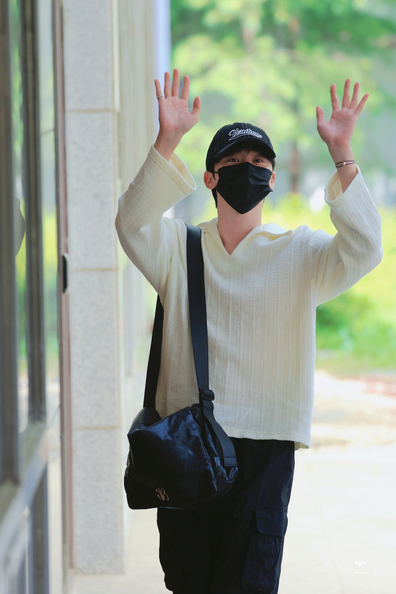 ★[SEVENTEEN Seungkwan Worn] 【VERUTUM】Wave Logo Pigment Stitch Ball Cap Black