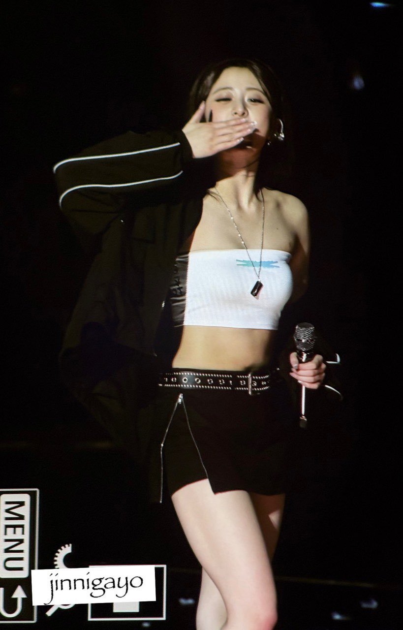 ★[LE SSERAFIM Yunjin Worn] 【LUVISTRUE】SM STUD BELT(BLACK)