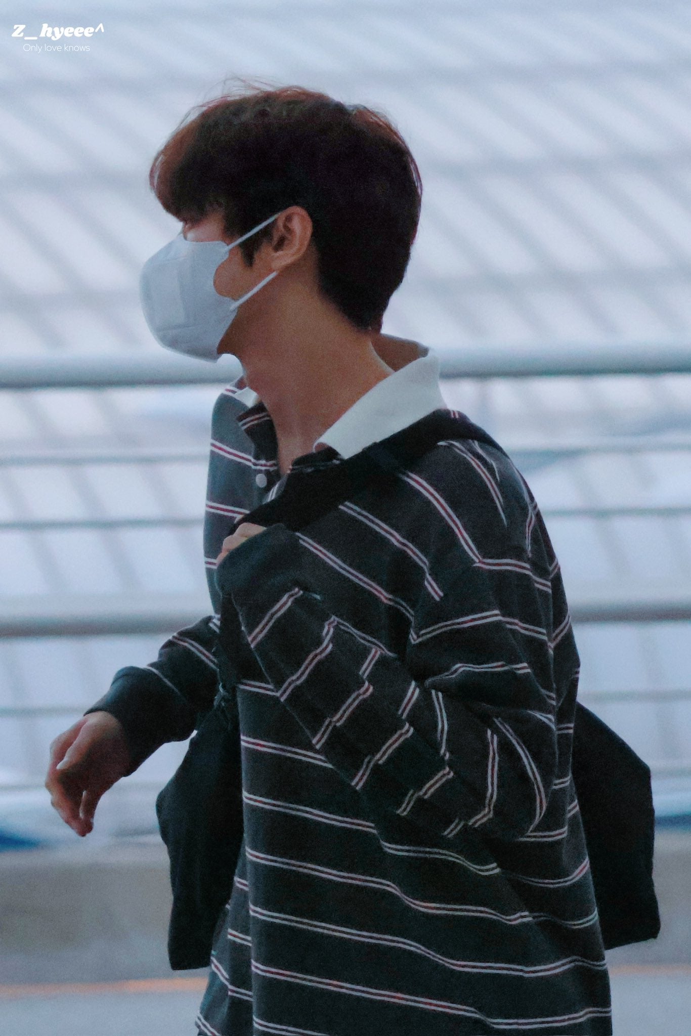 ★[NCT Doyoung Worn] 【Smoothmood】Grey Stripe Rugby T-Shirt