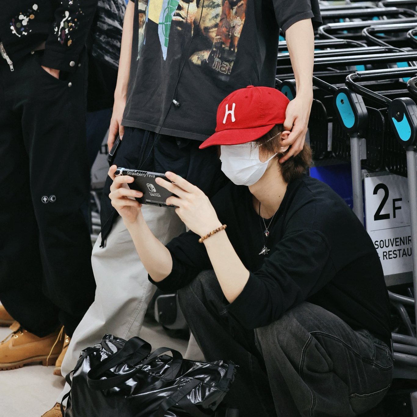 ★[BOYNEXTDOOR LEEHAN Worn] 【HELLO SUNRISE】H Logo Cotton Relaxed Fit 6Panel Cap_Red