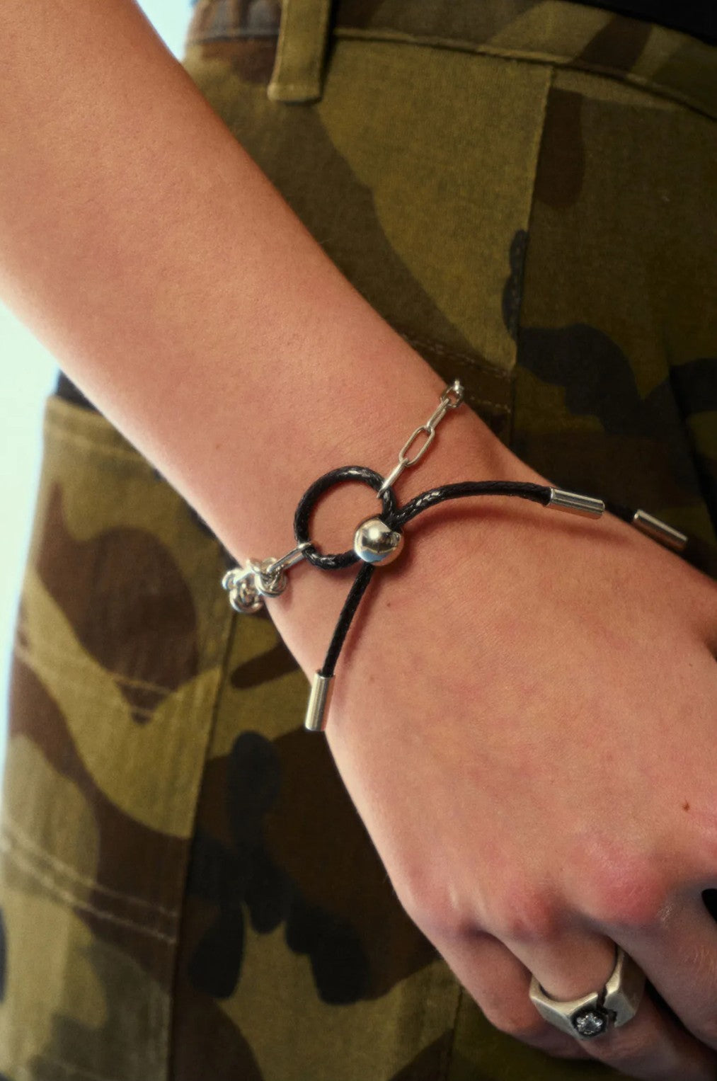 ★[TOMORROW X TOGETHER Beomgyu Worn] 【SENTIMENTS】NO.528 [BLACK] BRACELET