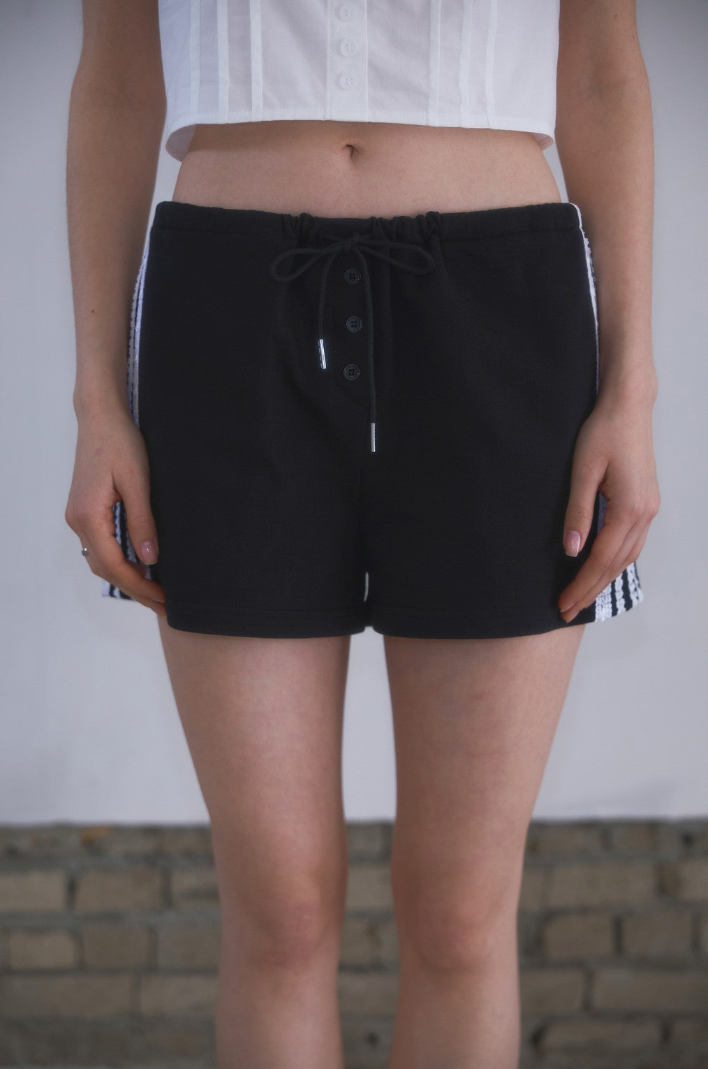 ★[Hearts2Hearts IAN Worn] 【ROSEFRANTZ】Lace Track Shorts [Black]