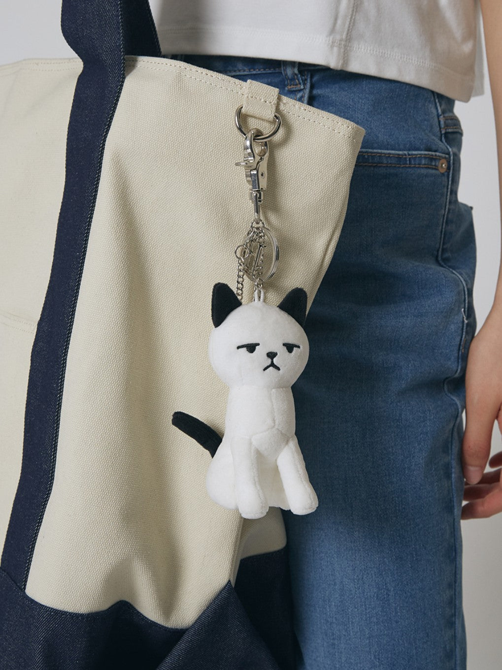 ★[TOMORROW X TOGETHER HUENINGKAI Worn]【EXPRESSHOLIDAY】Boring Cat Keyring