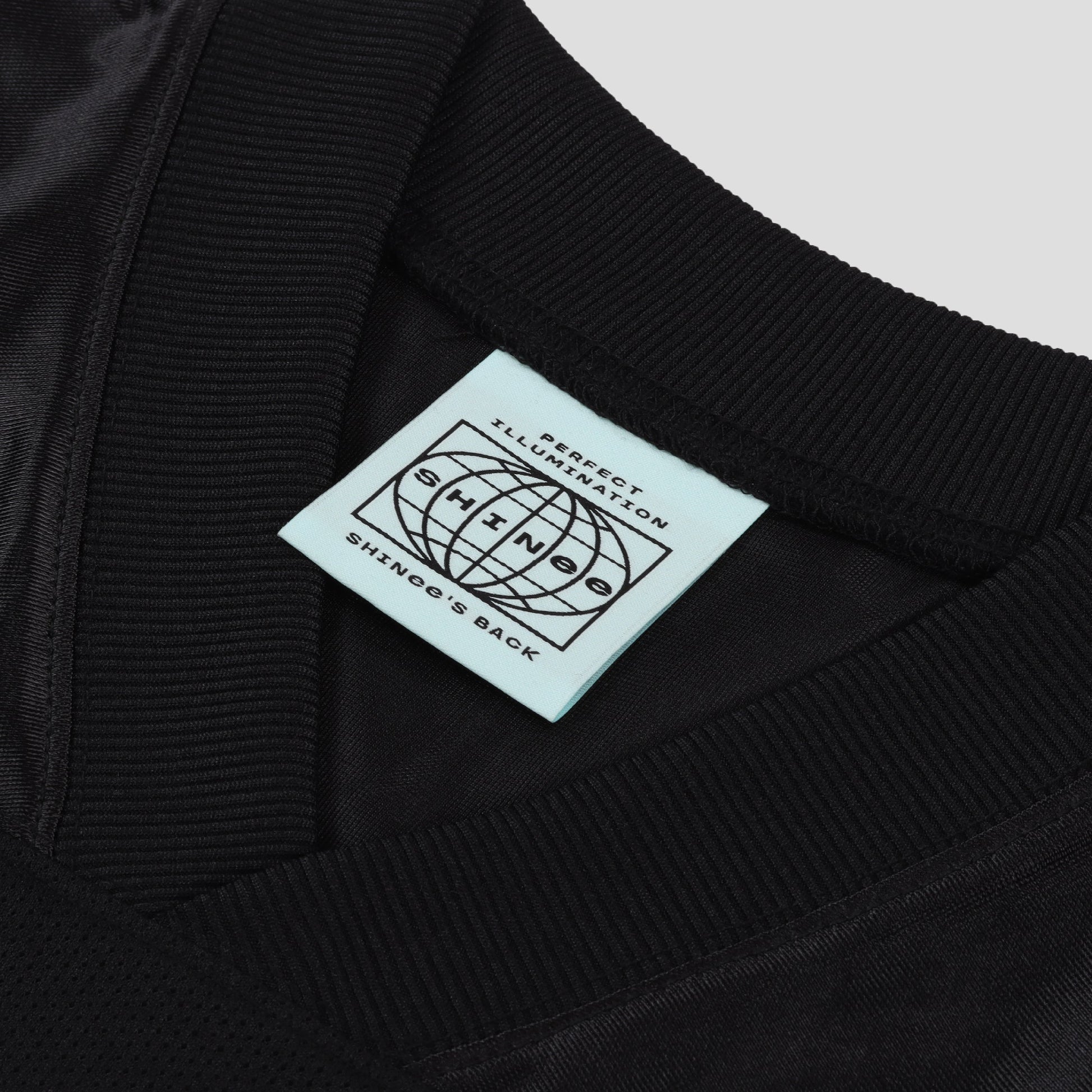 UNIFORM - SHINee WORLD Ⅵ [PERFECT ILLUMINATION : SHINee’S BACK] MD