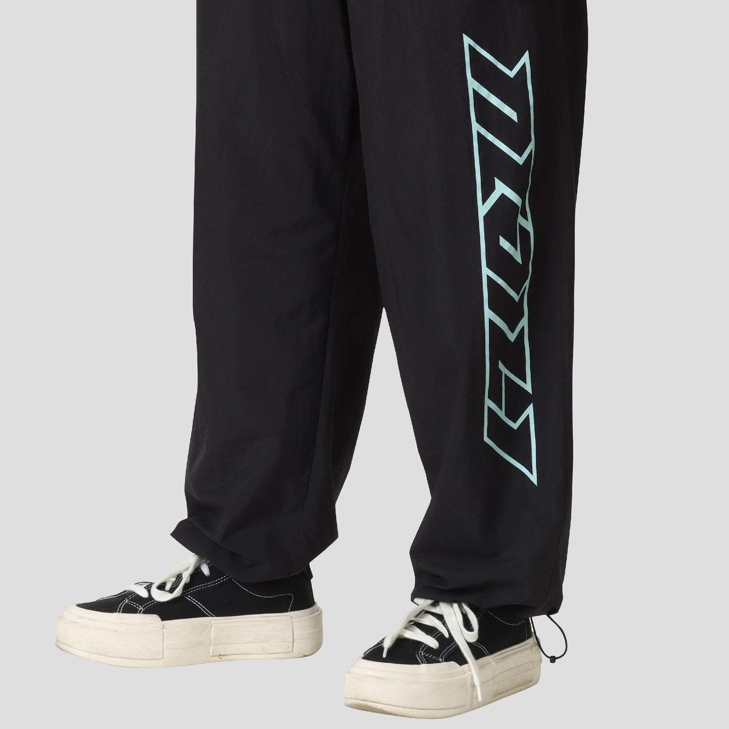 STRING PANTS - SHINee WORLD Ⅵ [PERFECT ILLUMINATION : SHINee’S BACK] MD