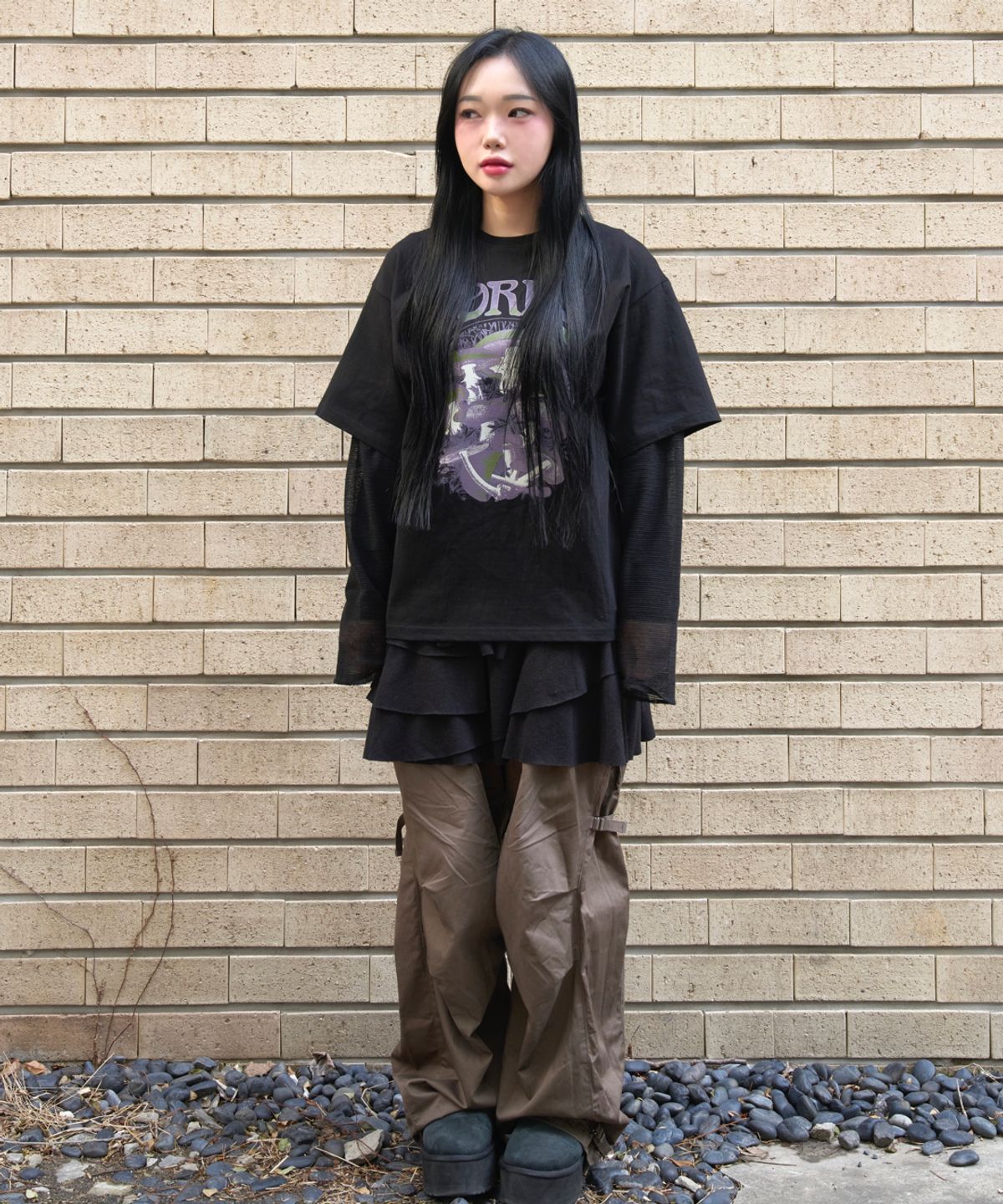 ★[LE SSERAFIM SAKURA / THE BOYZ Sunwoo Worn] 【LORES】Mushroom Layered L/S Tee - Black