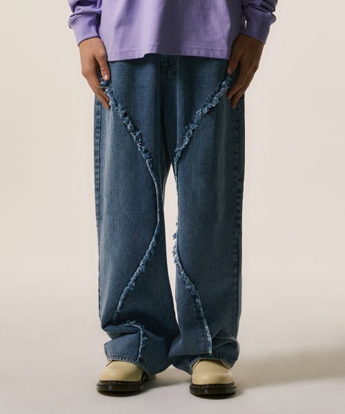CURVED RAW EDGE DENIM WIDE JEAN blue