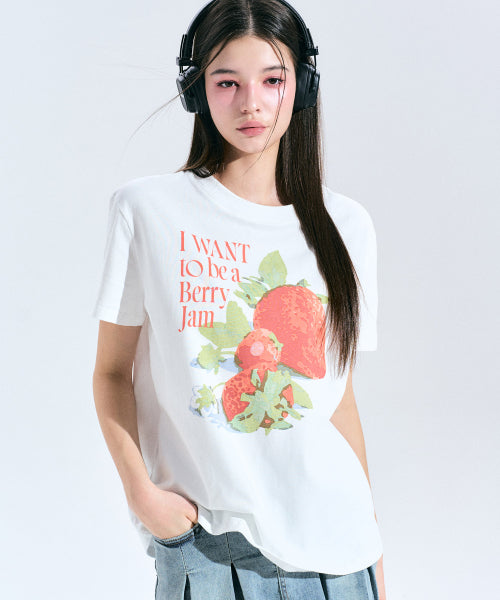 Berry Dream Graphic T-shirt [WHITE]