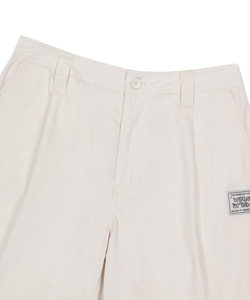 Logo label Chino shorts Ekru